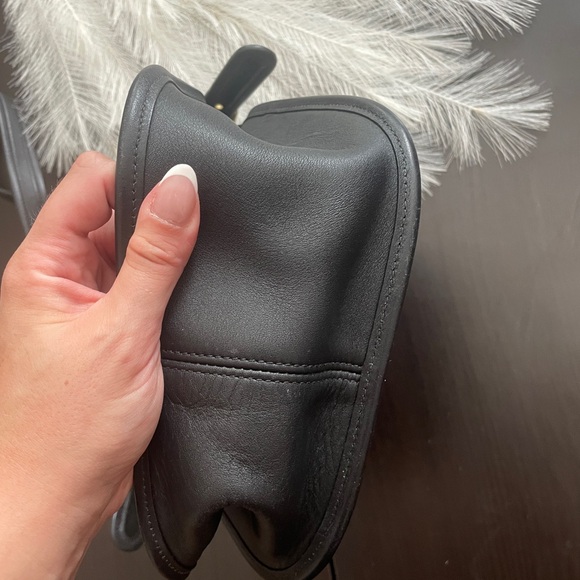 Vintage Black Leather Coach Janice Crossbody Purse - Picture 6 of 11